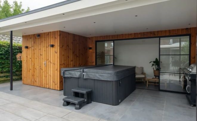 Houten of aluminium overkapping plaatsen?